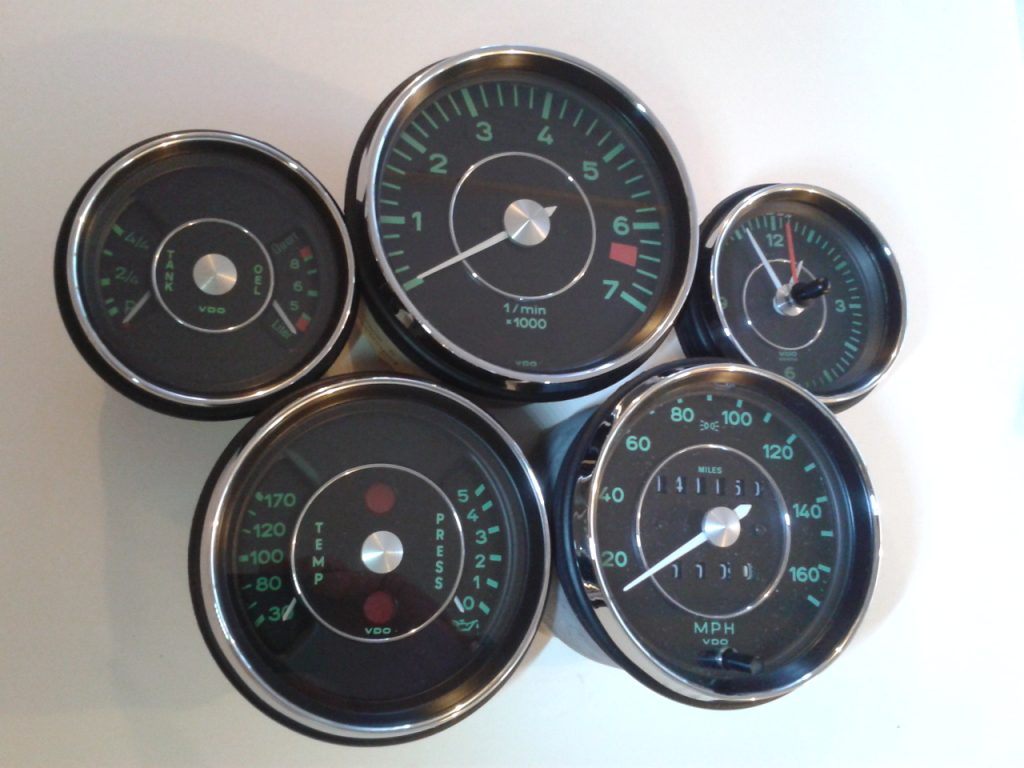 Porsche 911 Retro Style Gauges